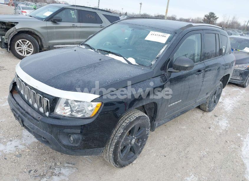 Photo 2 of 2012 Jeep Compass LATITUDE (VIN 1C4NJDEB2CD638820)