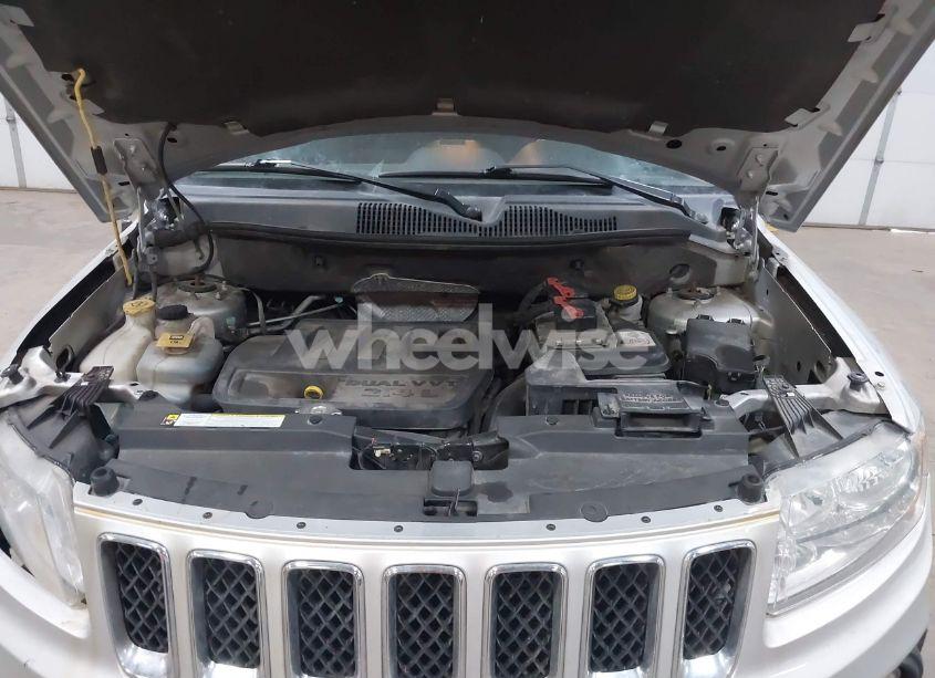 Photo 10 of 2013 Jeep Compass LATITUDE (VIN 1C4NJDEB2DD196431)