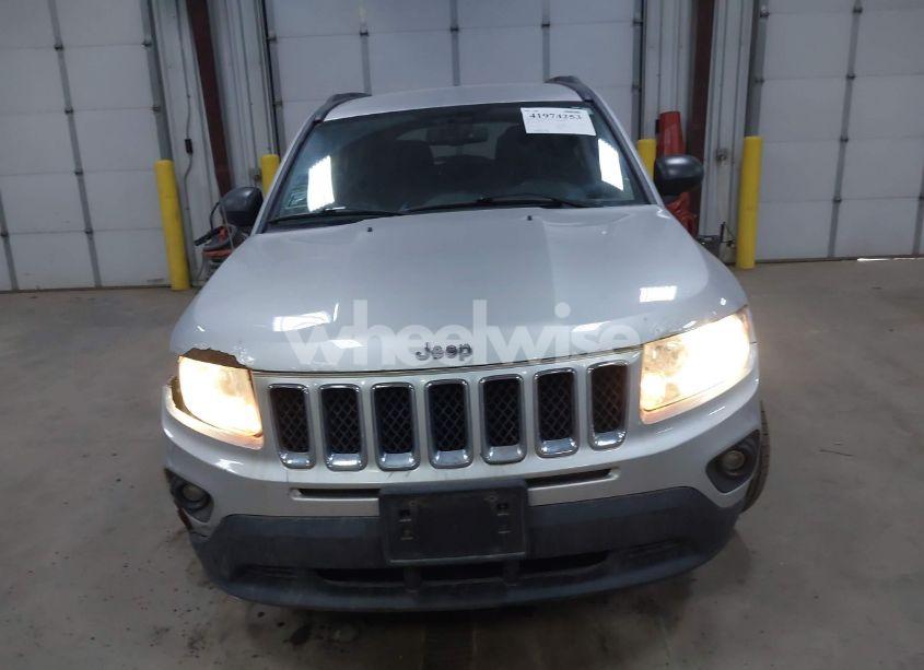 Photo 14 of 2013 Jeep Compass LATITUDE (VIN 1C4NJDEB2DD196431)