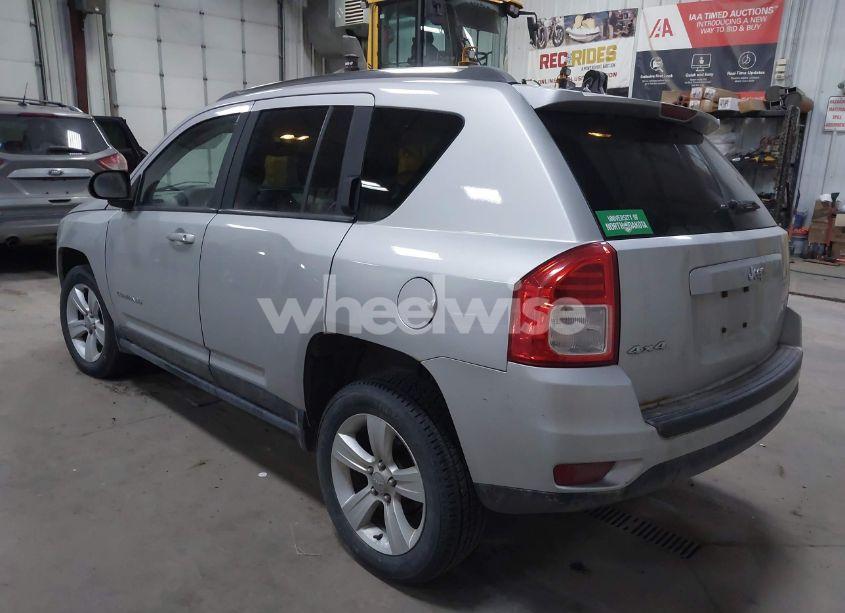 Photo 3 of 2013 Jeep Compass LATITUDE (VIN 1C4NJDEB2DD196431)