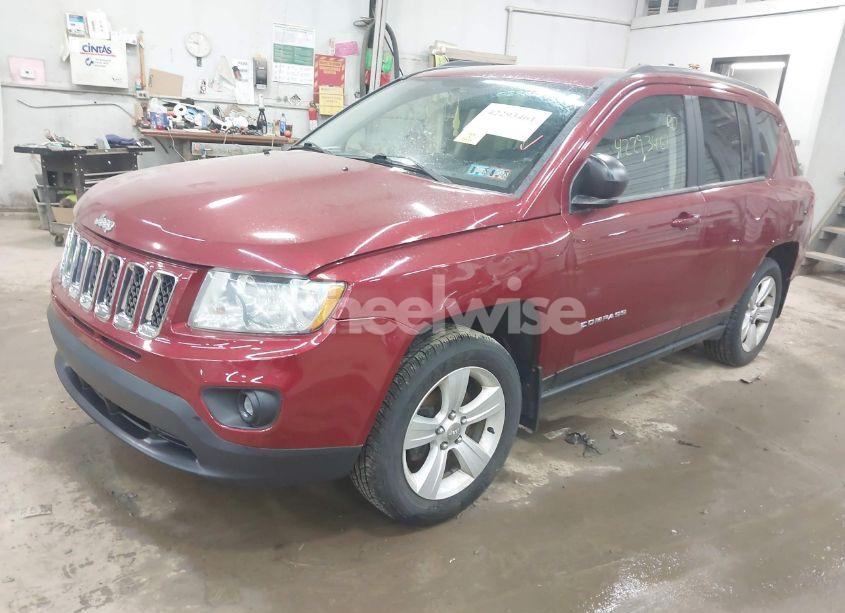 Photo 2 of 2013 Jeep Compass LATITUDE (VIN 1C4NJDEB2DD261732)
