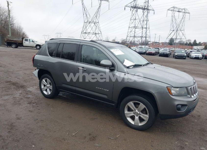 2014 Jeep Compass LATITUDE (VIN 1C4NJDEB2ED500701) main photo