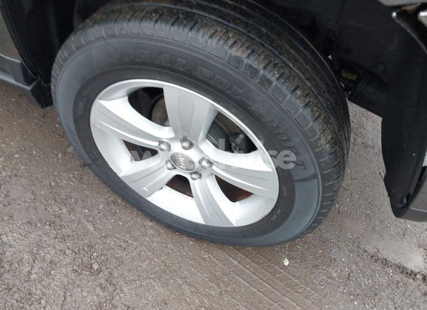 Photo 12 of 2014 Jeep Compass LATITUDE (VIN 1C4NJDEB2ED500701)