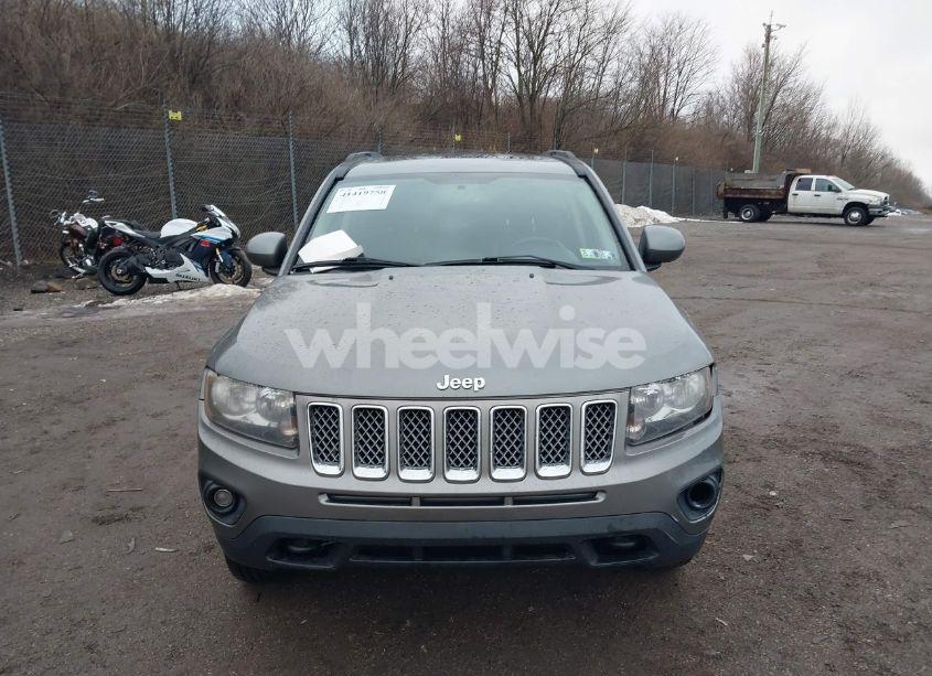 Photo 13 of 2014 Jeep Compass LATITUDE (VIN 1C4NJDEB2ED500701)