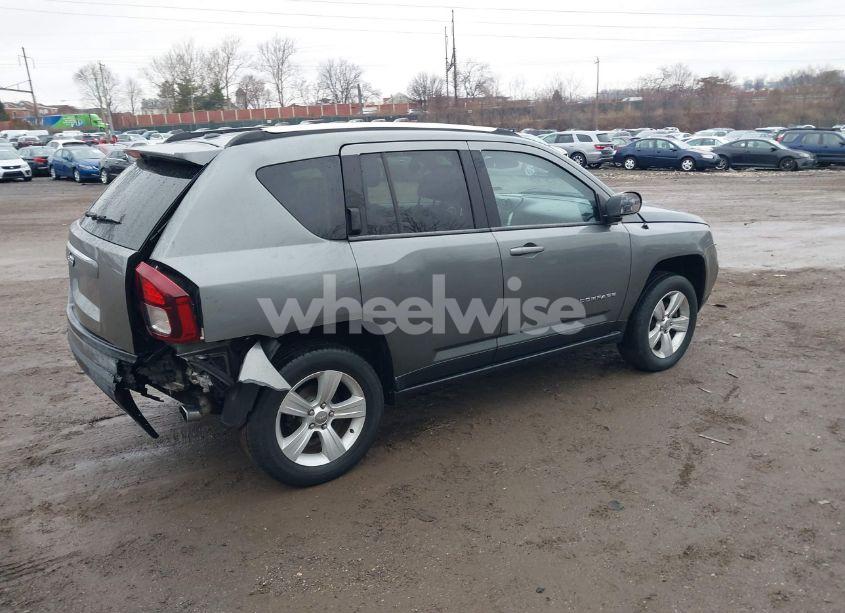 Photo 4 of 2014 Jeep Compass LATITUDE (VIN 1C4NJDEB2ED500701)