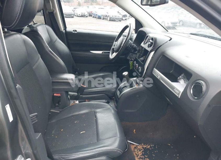 Photo 5 of 2014 Jeep Compass LATITUDE (VIN 1C4NJDEB2ED500701)