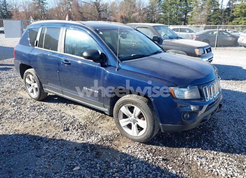 2014 Jeep Compass LATITUDE (VIN 1C4NJDEB2ED500729) main photo