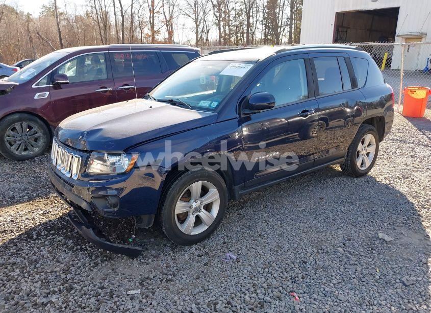 Photo 2 of 2014 Jeep Compass LATITUDE (VIN 1C4NJDEB2ED500729)