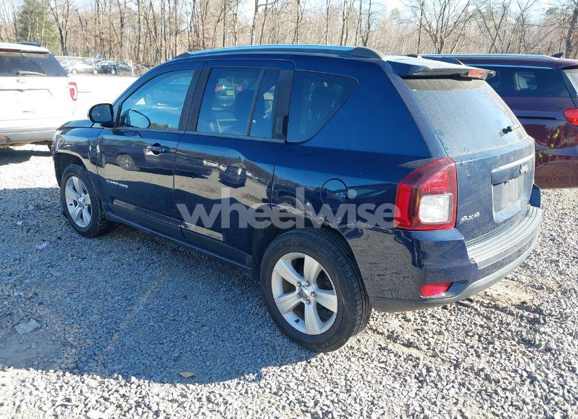 Photo 3 of 2014 Jeep Compass LATITUDE (VIN 1C4NJDEB2ED500729)