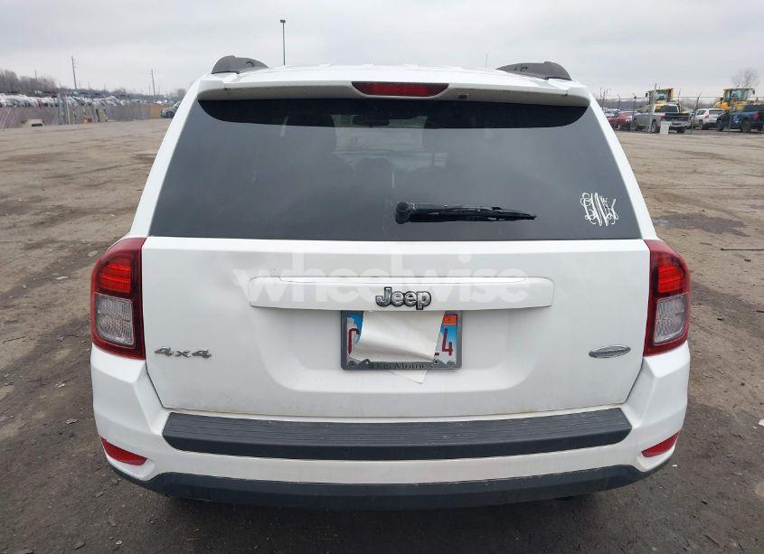 Photo 16 of 2014 Jeep Compass LATITUDE (VIN 1C4NJDEB2ED528899)