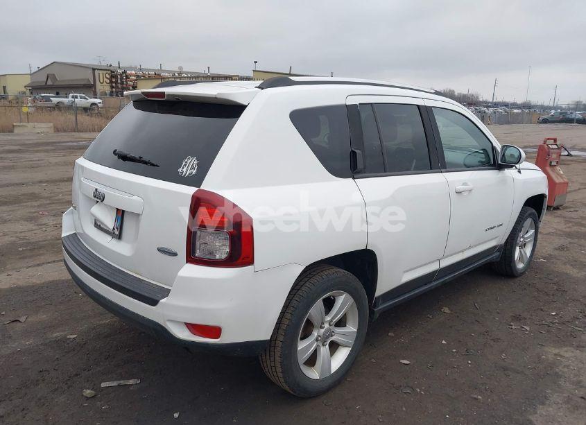 Photo 4 of 2014 Jeep Compass LATITUDE (VIN 1C4NJDEB2ED528899)