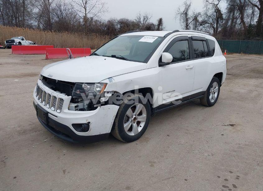 Photo 2 of 2014 Jeep Compass LATITUDE (VIN 1C4NJDEB2ED532497)