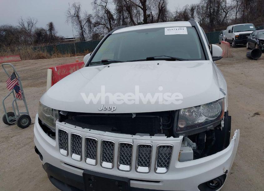 Photo 6 of 2014 Jeep Compass LATITUDE (VIN 1C4NJDEB2ED532497)