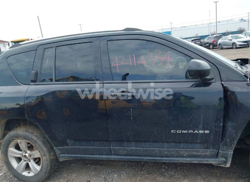 Photo 13 of 2014 Jeep Compass LATITUDE (VIN 1C4NJDEB2ED648234)