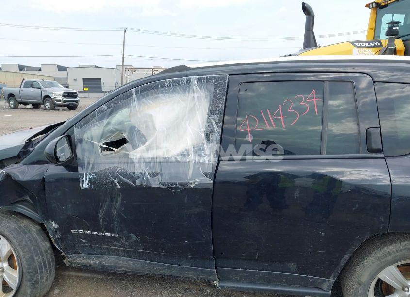 Photo 14 of 2014 Jeep Compass LATITUDE (VIN 1C4NJDEB2ED648234)