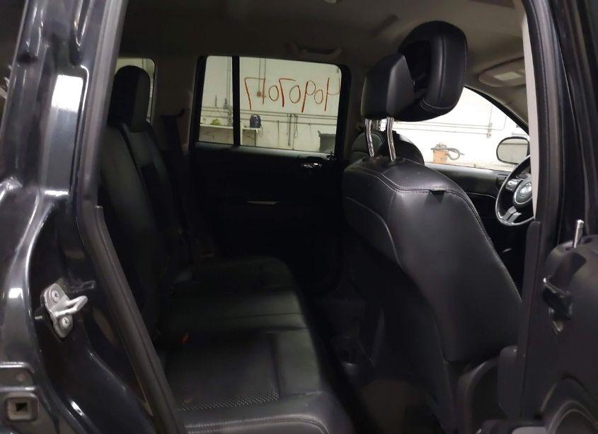 Photo 8 of 2014 Jeep Compass LATITUDE (VIN 1C4NJDEB2ED741304)