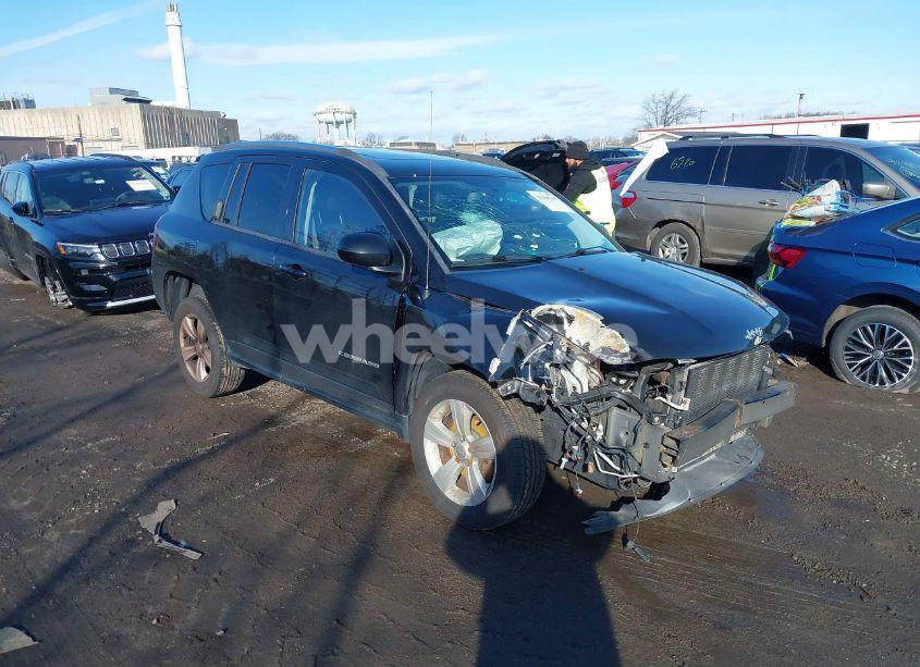 2014 Jeep Compass LATITUDE (VIN 1C4NJDEB2ED884236) main photo