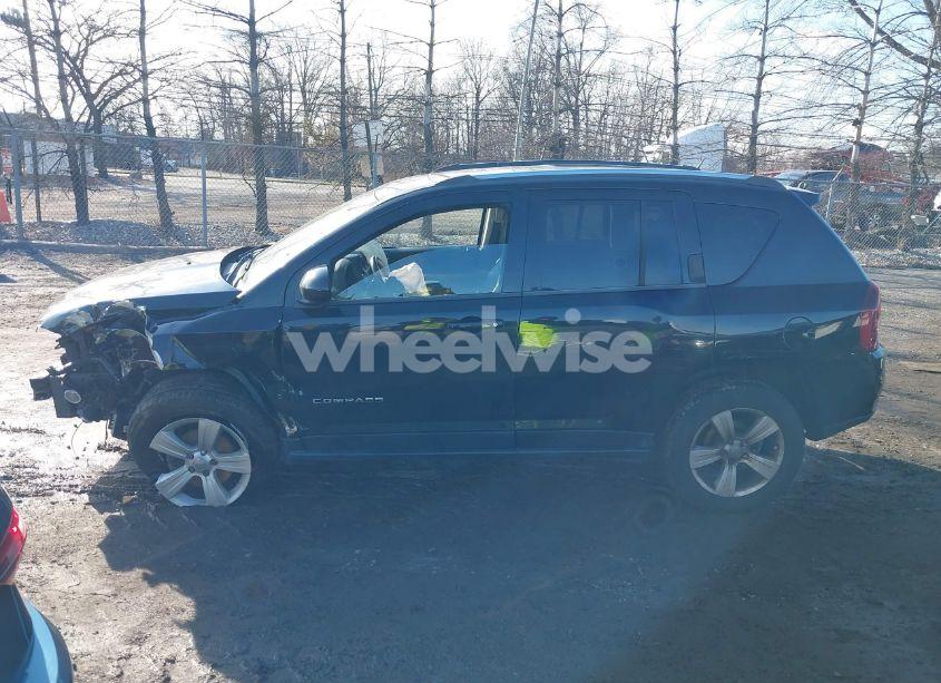 Photo 13 of 2014 Jeep Compass LATITUDE (VIN 1C4NJDEB2ED884236)