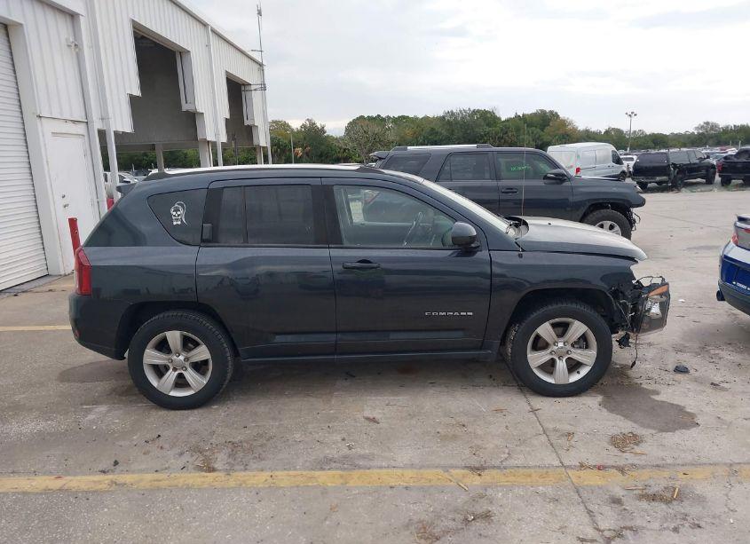 Photo 13 of 2015 Jeep Compass LATITUDE (VIN 1C4NJDEB2FD177221)
