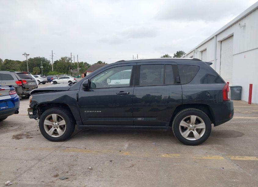 Photo 14 of 2015 Jeep Compass LATITUDE (VIN 1C4NJDEB2FD177221)