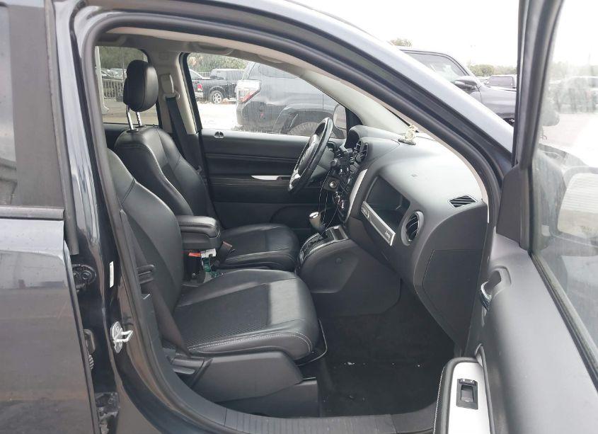 Photo 5 of 2015 Jeep Compass LATITUDE (VIN 1C4NJDEB2FD177221)