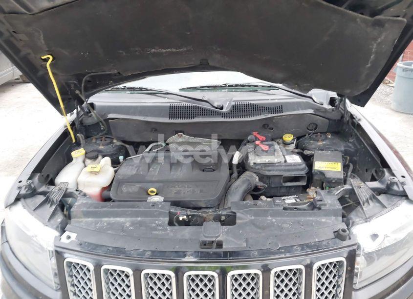 Photo 10 of 2015 Jeep Compass HIGH ALTITUDE EDITION (VIN 1C4NJDEB2FD207611)