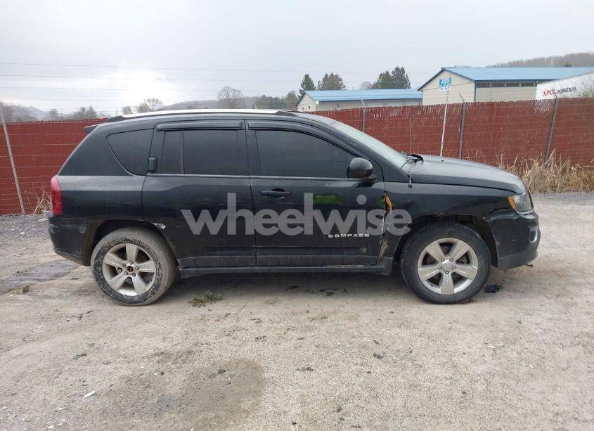 Photo 13 of 2015 Jeep Compass HIGH ALTITUDE EDITION (VIN 1C4NJDEB2FD207611)