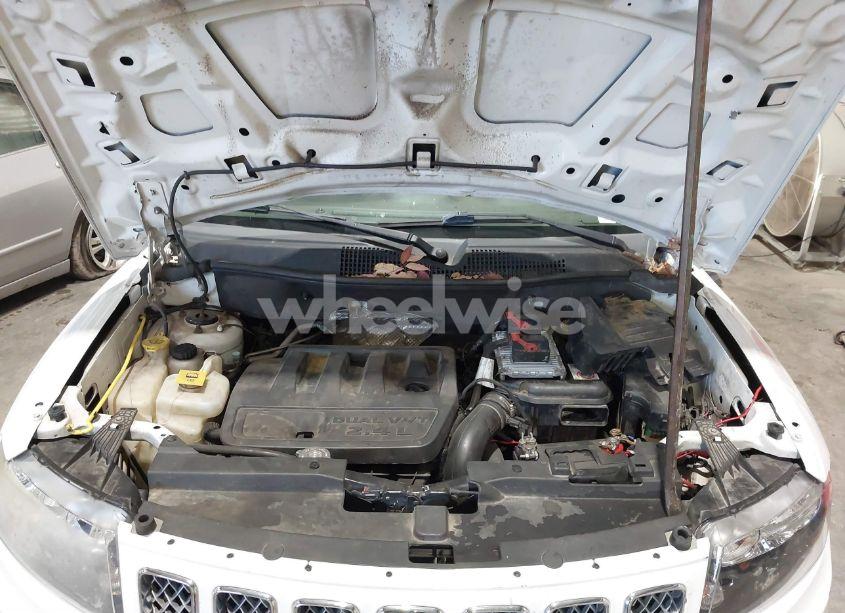 Photo 10 of 2016 Jeep Compass LATITUDE (VIN 1C4NJDEB2GD544541)