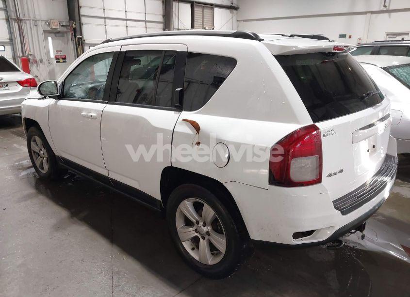 Photo 3 of 2016 Jeep Compass LATITUDE (VIN 1C4NJDEB2GD544541)