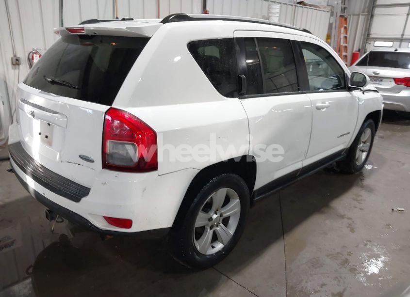 Photo 4 of 2016 Jeep Compass LATITUDE (VIN 1C4NJDEB2GD544541)