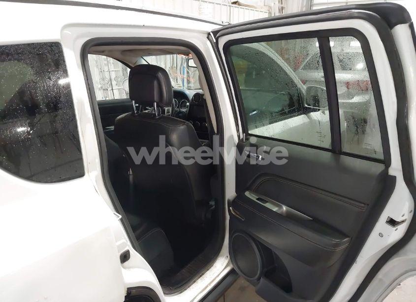 Photo 8 of 2016 Jeep Compass LATITUDE (VIN 1C4NJDEB2GD544541)