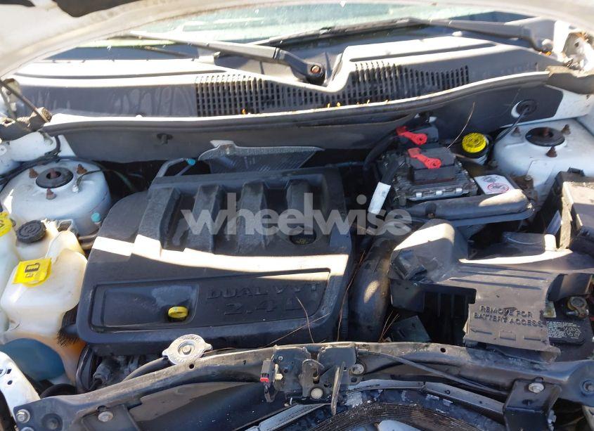 Photo 10 of 2016 Jeep Compass LATITUDE (VIN 1C4NJDEB2GD587275)