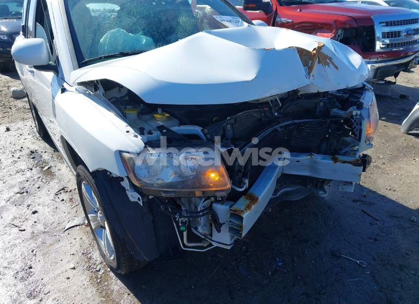 Photo 19 of 2016 Jeep Compass LATITUDE (VIN 1C4NJDEB2GD587275)