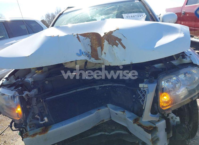 Photo 22 of 2016 Jeep Compass LATITUDE (VIN 1C4NJDEB2GD587275)