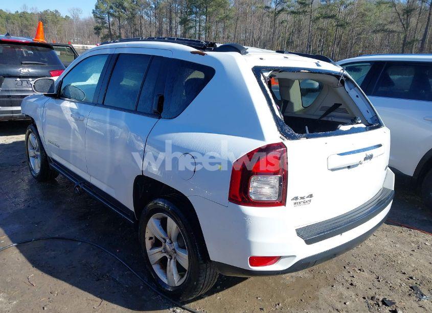 Photo 3 of 2016 Jeep Compass LATITUDE (VIN 1C4NJDEB2GD587275)