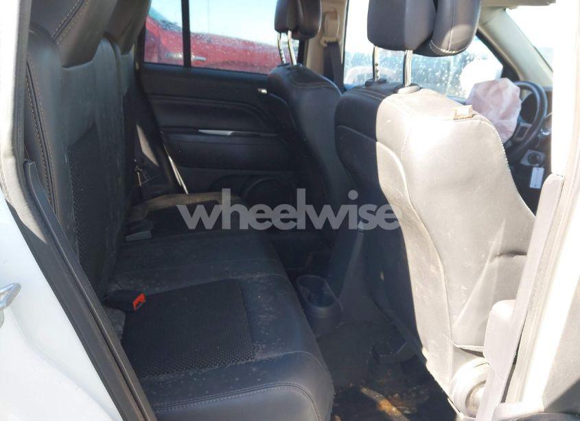 Photo 8 of 2016 Jeep Compass LATITUDE (VIN 1C4NJDEB2GD587275)