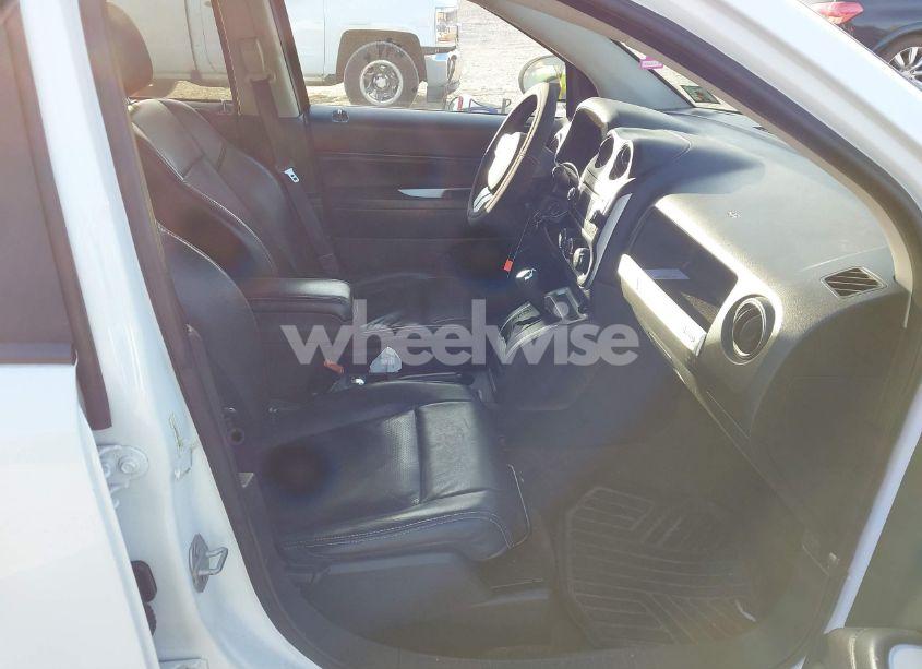 Photo 5 of 2016 Jeep Compass HIGH ALTITUDE EDITION (VIN 1C4NJDEB2GD730449)