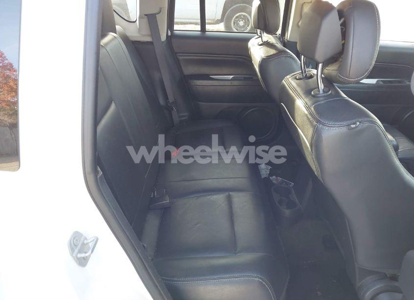 Photo 8 of 2016 Jeep Compass HIGH ALTITUDE EDITION (VIN 1C4NJDEB2GD730449)