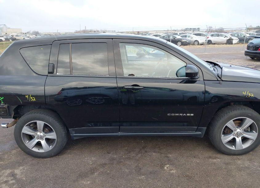 Photo 13 of 2016 Jeep Compass HIGH ALTITUDE EDITION (VIN 1C4NJDEB2GD745601)