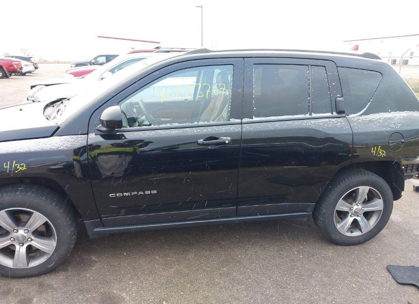 Photo 14 of 2016 Jeep Compass HIGH ALTITUDE EDITION (VIN 1C4NJDEB2GD745601)