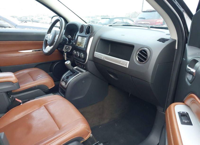 Photo 5 of 2016 Jeep Compass HIGH ALTITUDE EDITION (VIN 1C4NJDEB2GD745601)