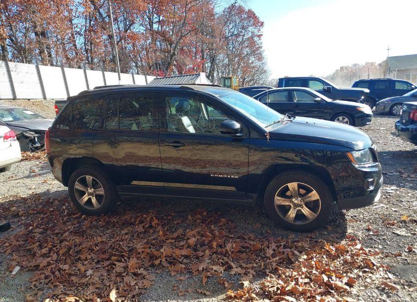 Photo 14 of 2017 Jeep Compass HIGH ALTITUDE 4X4 (VIN 1C4NJDEB2HD137160)