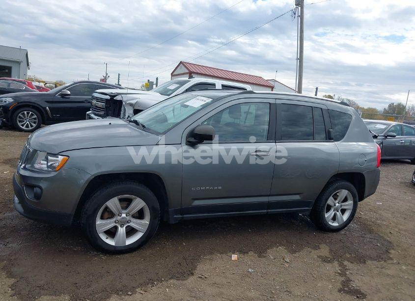 Photo 14 of 2012 Jeep Compass LATITUDE (VIN 1C4NJDEB3CD547670)