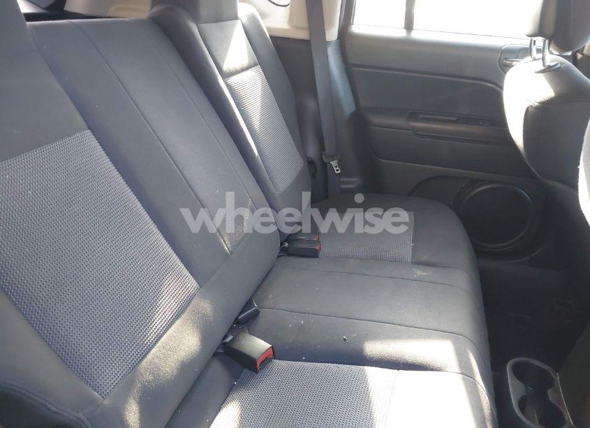 Photo 8 of 2013 Jeep Compass LATITUDE (VIN 1C4NJDEB3DD186328)