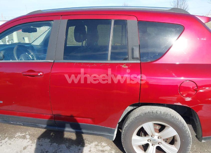 Photo 19 of 2014 Jeep Compass LATITUDE (VIN 1C4NJDEB3ED501601)