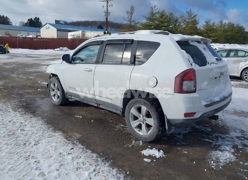Photo 3 of 2014 Jeep Compass LATITUDE (VIN 1C4NJDEB3ED673904)