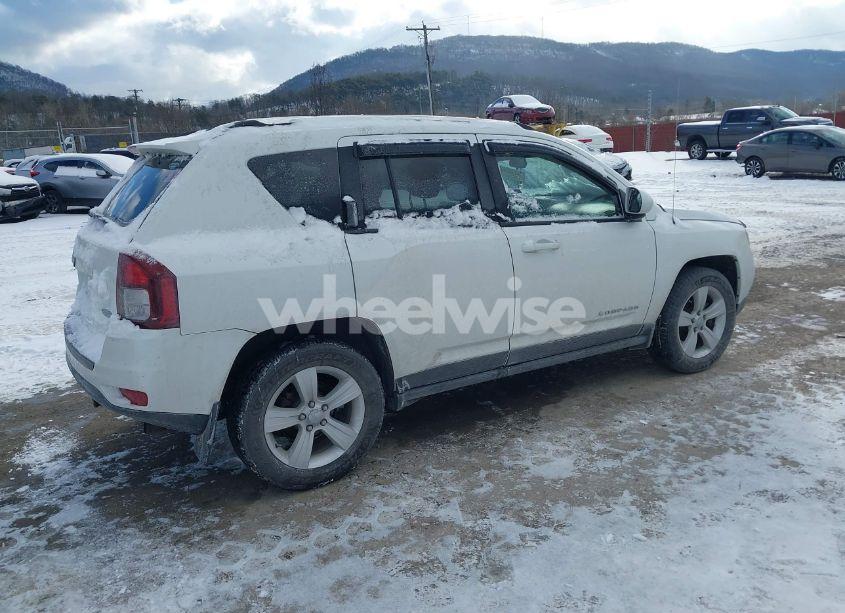 Photo 4 of 2014 Jeep Compass LATITUDE (VIN 1C4NJDEB3ED673904)
