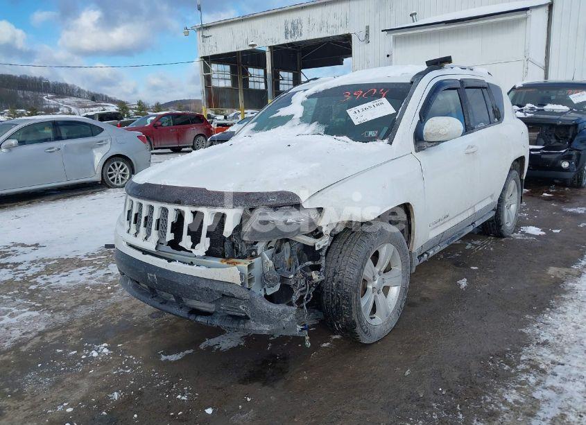 Photo 6 of 2014 Jeep Compass LATITUDE (VIN 1C4NJDEB3ED673904)