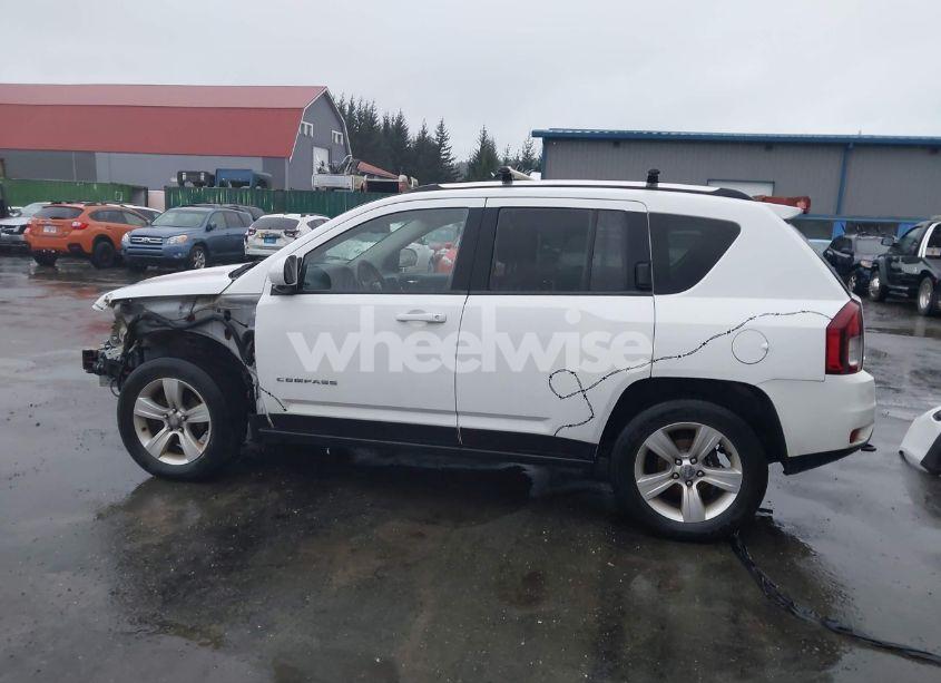 Photo 15 of 2014 Jeep Compass LATITUDE (VIN 1C4NJDEB3ED722471)