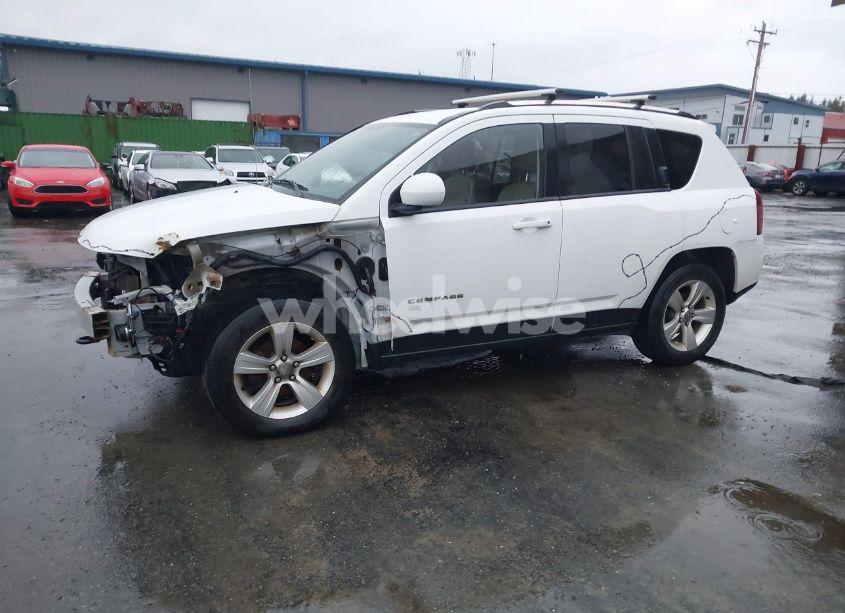 Photo 2 of 2014 Jeep Compass LATITUDE (VIN 1C4NJDEB3ED722471)